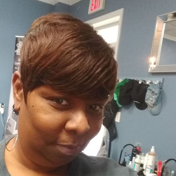 Meet your Posher, Adraine - Picture 1 of 1